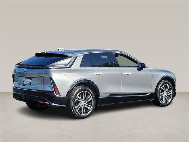 Used 2025 Cadillac Lyriq Luxury image 3