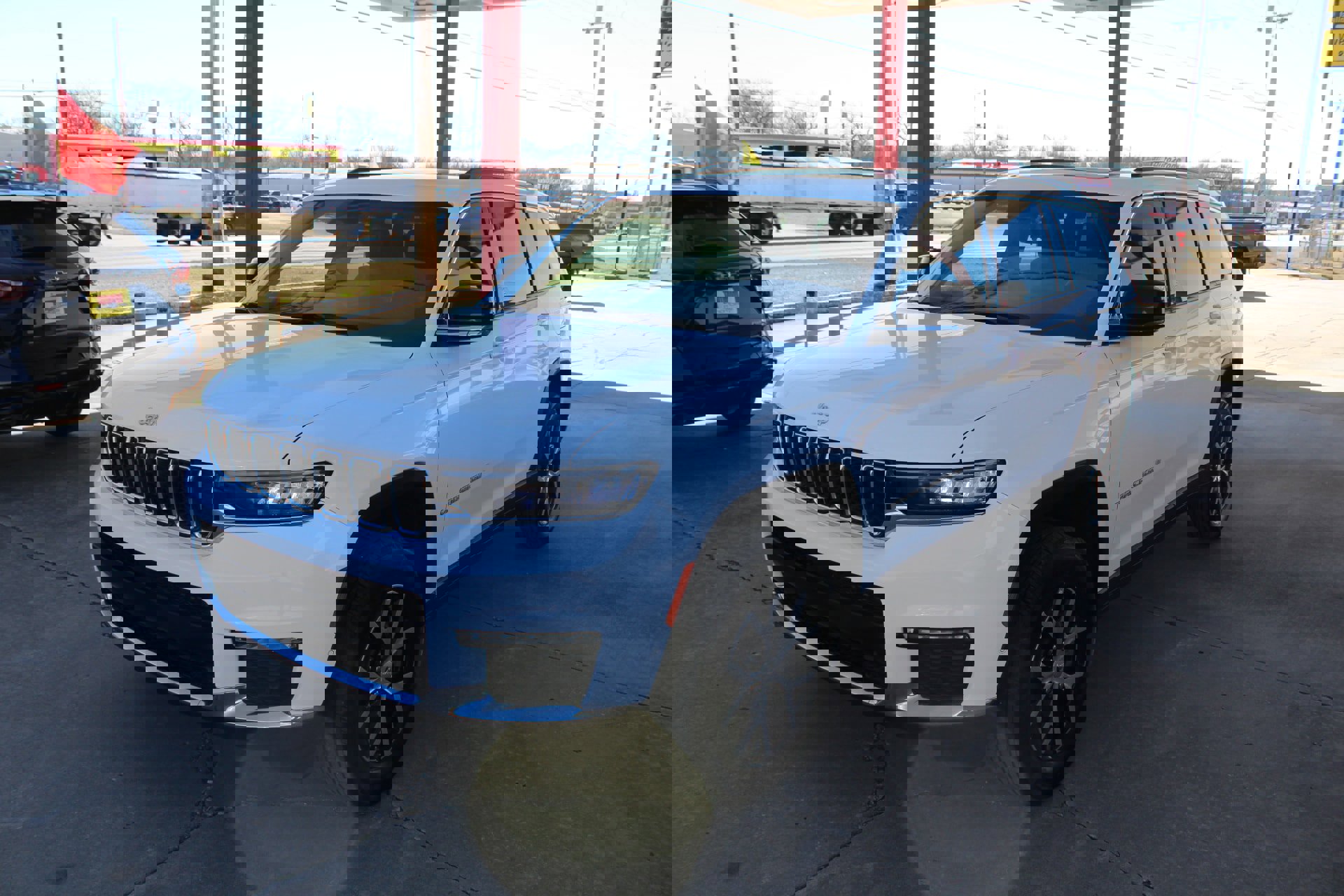 Used 2024 Jeep Grand Cherokee L Limited w/ Luxury Tech Group II image 57