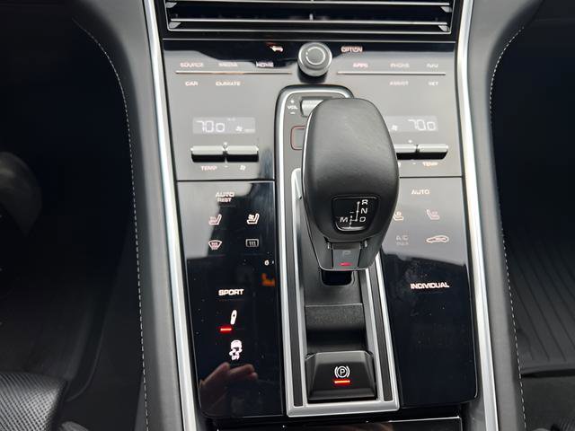Used 2023 Porsche Panamera 4 Platinum Edition AWD/4WD image 15