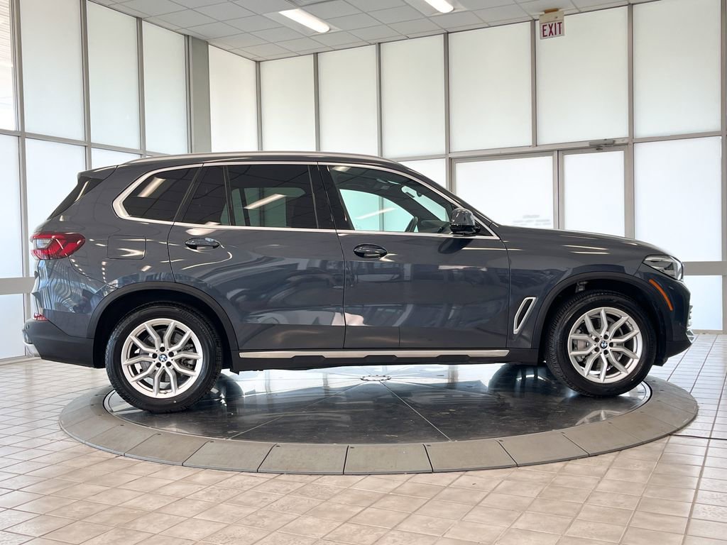 Used 2022 BMW X5 xDrive40i w/ Premium Package image 12