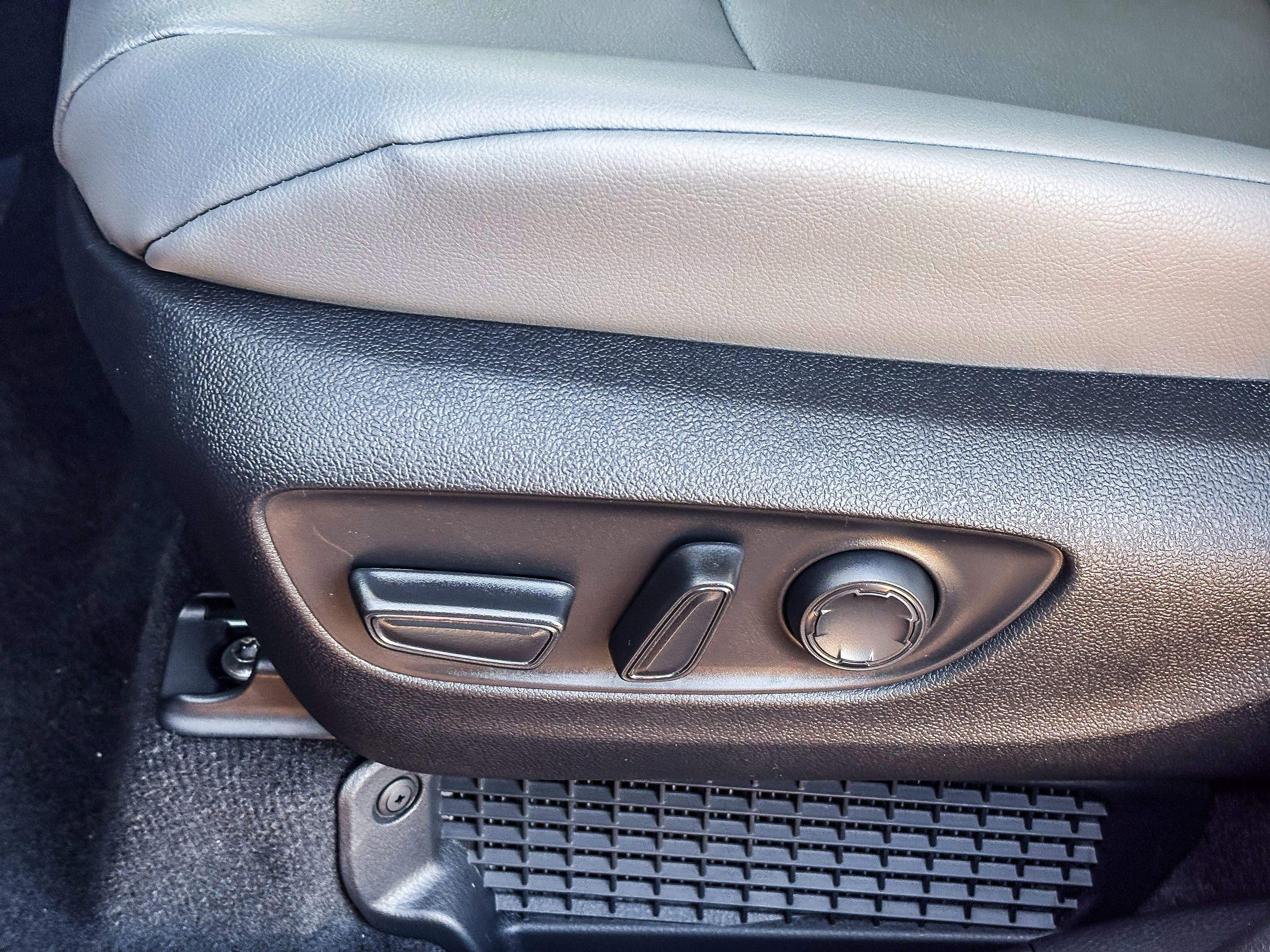 New 2026 Toyota Sienna XLE FWD image 23