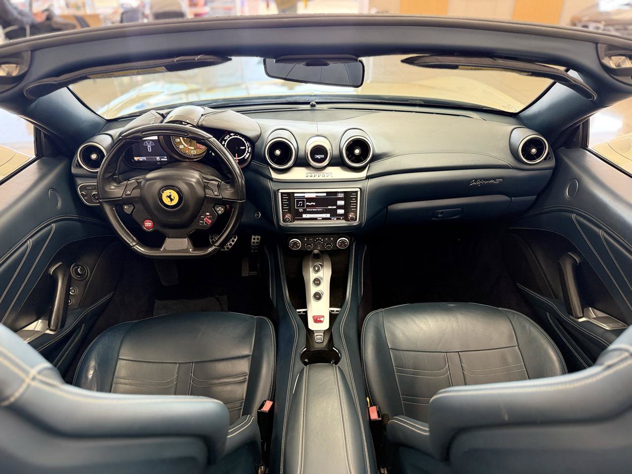 Used 2015 Ferrari California T RWD image 11