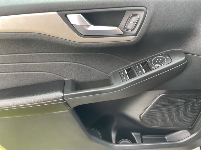 Used 2022 Ford Escape SEL image 18
