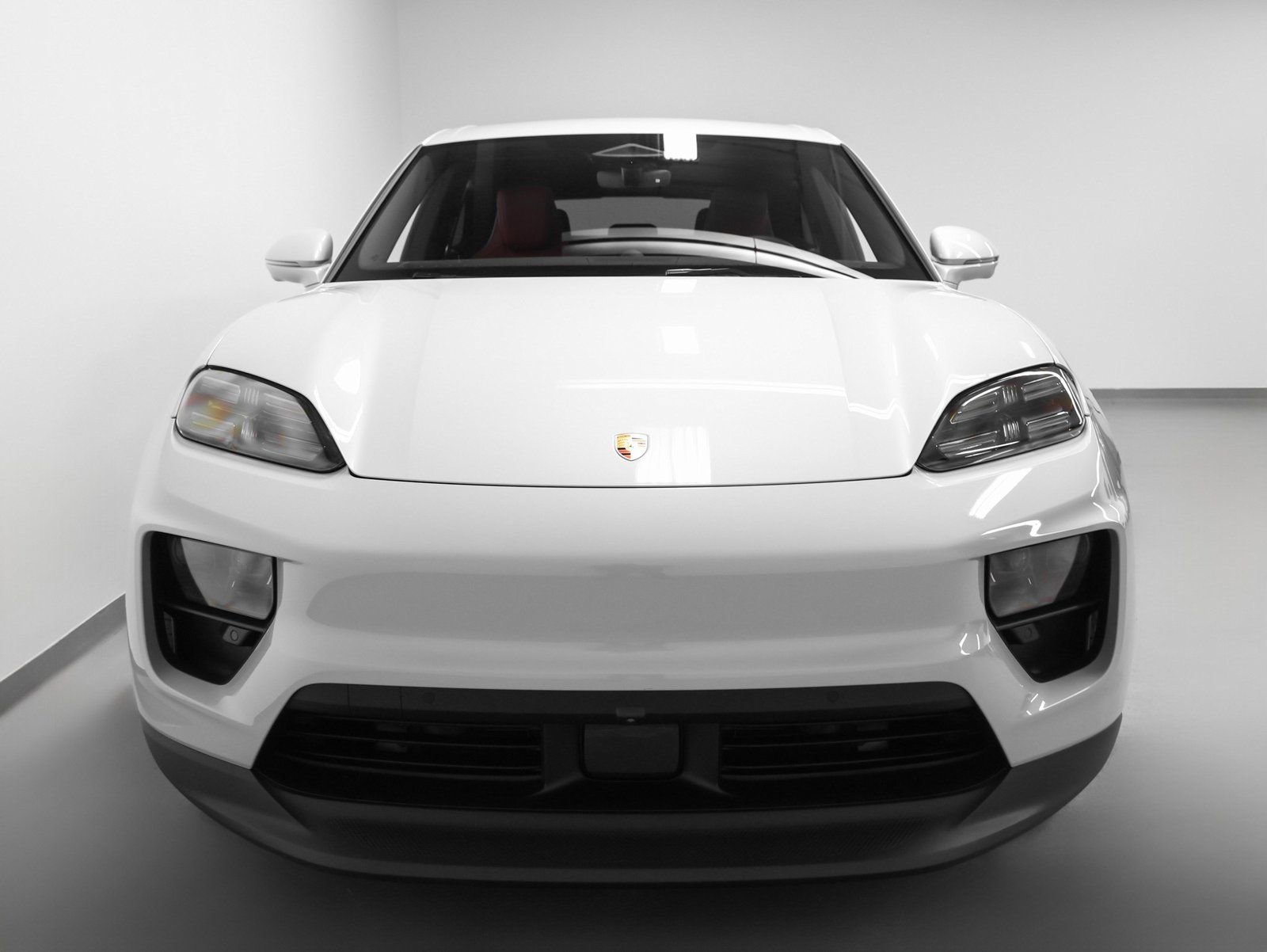 New 2026 Porsche Macan 4 Electric image 8