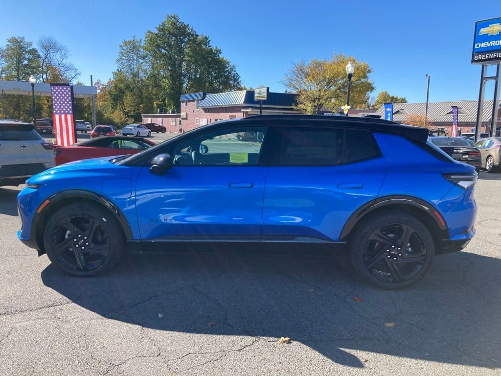 New 2026 Chevrolet Equinox EV RS FWD image 21