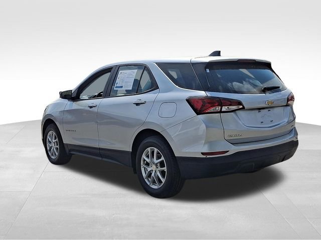 Used 2022 Chevrolet Equinox LS image 4