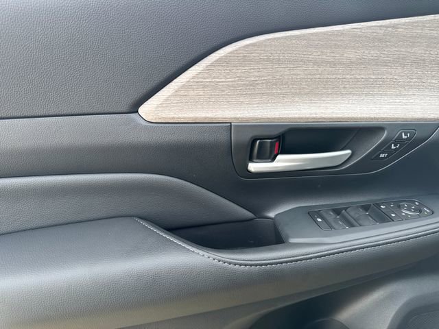 New 2026 Toyota Grand Highlander Limited image 21