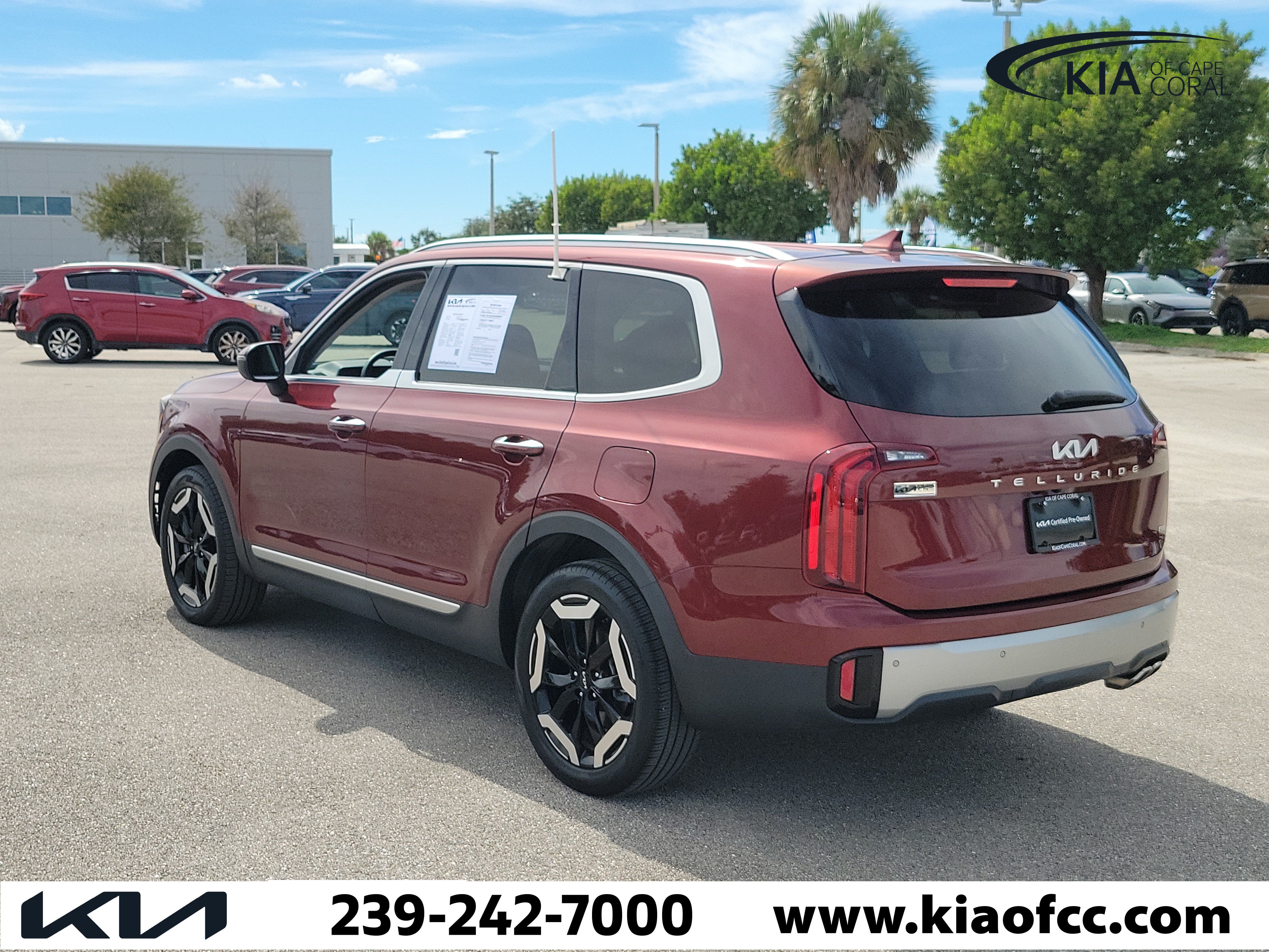 Certified 2023 Kia Telluride S w/ S Sunroof Package AWD/4WD image 4