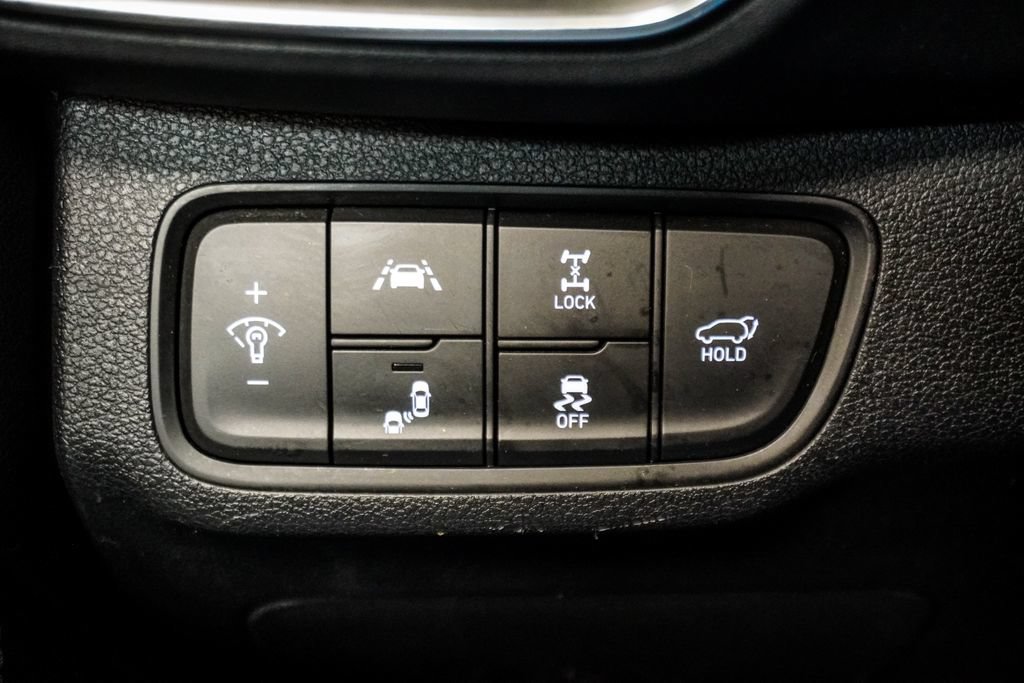 Used 2020 Hyundai Santa Fe Limited AWD/4WD image 22