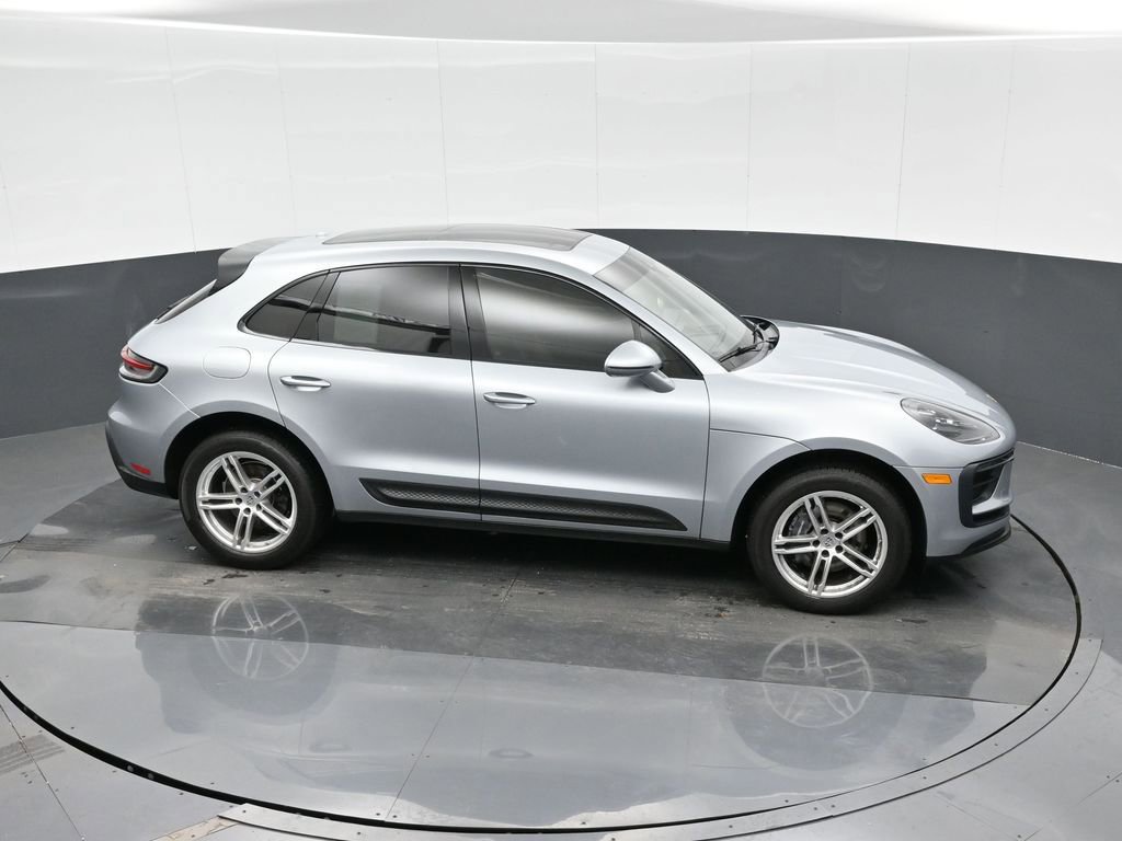Certified 2022 Porsche Macan image 31