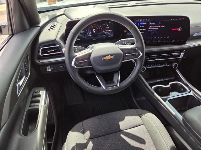 Used 2026 Chevrolet Traverse LT w/ Driver Confidence Package FWD image 6