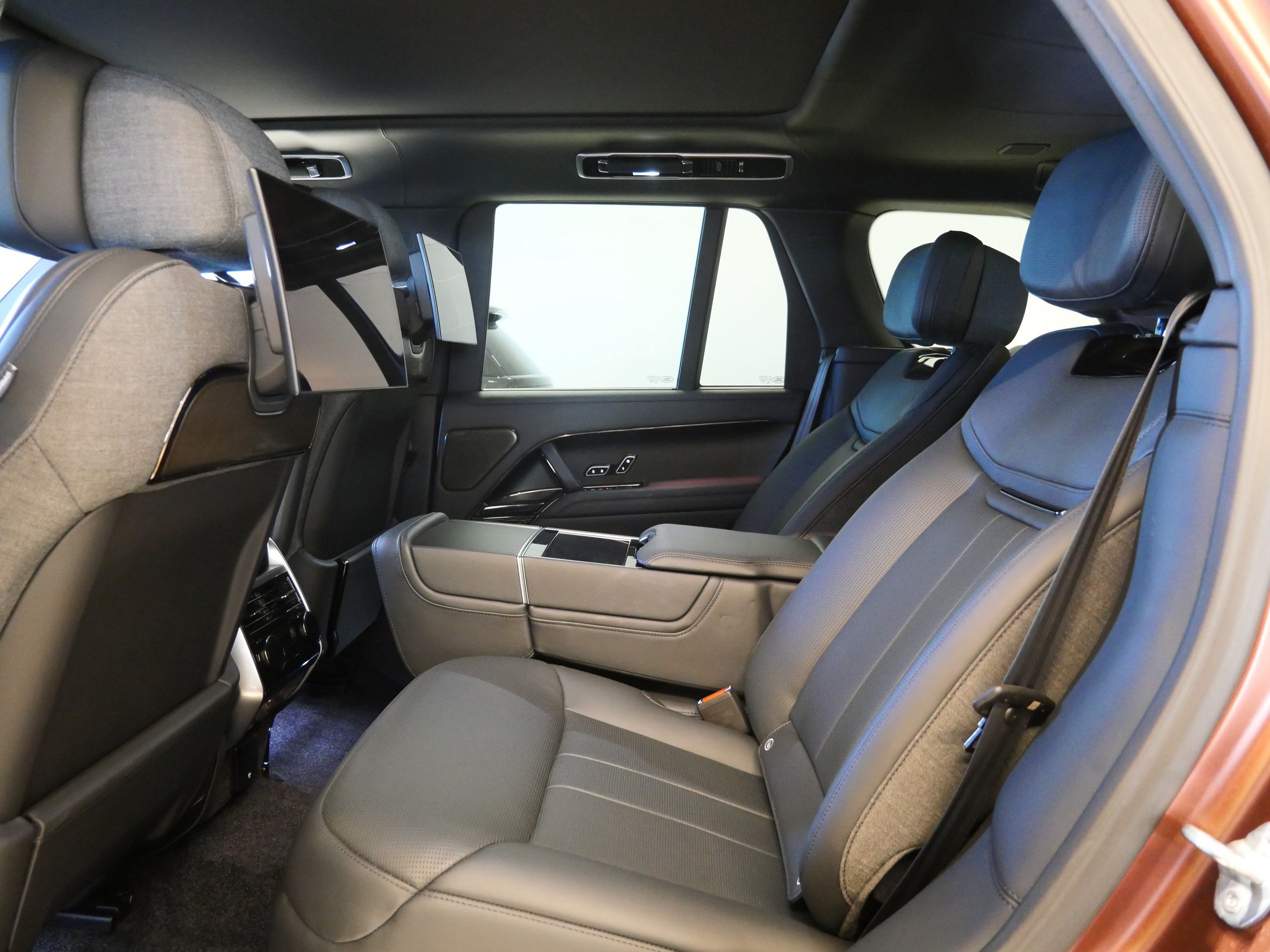 Certified 2023 Land Rover Range Rover SV AWD/4WD image 15