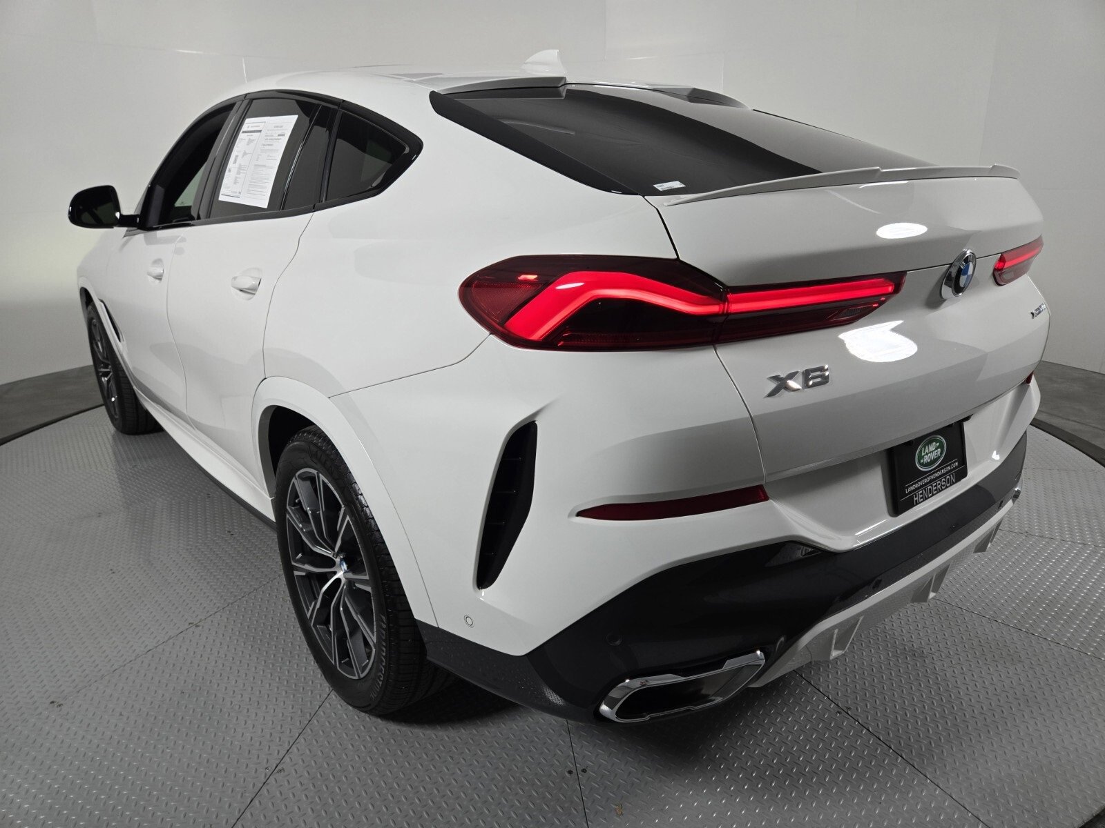 Used 2023 BMW X6 xDrive40i w/ M Sport Package image 7