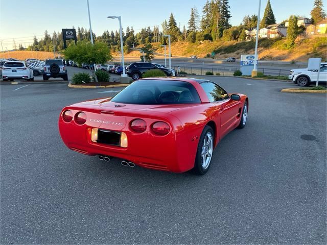 Used 2004 Chevrolet Corvette Coupe w/ Roof Package RWD image 3