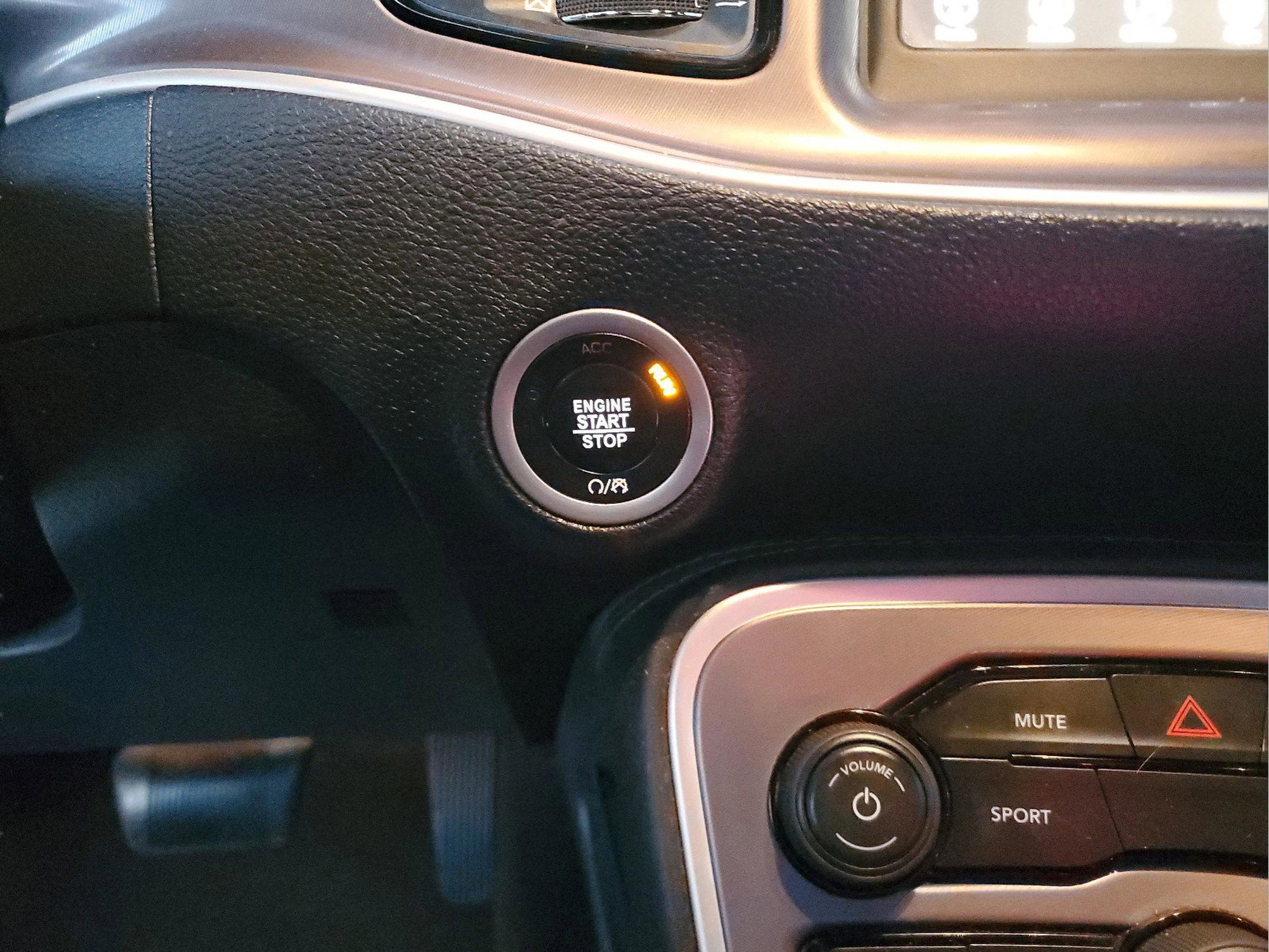 Certified 2022 Dodge Challenger SXT w/ Blacktop Package image 21