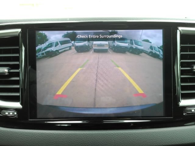 Used 2023 Chrysler Pacifica Touring-L FWD image 8