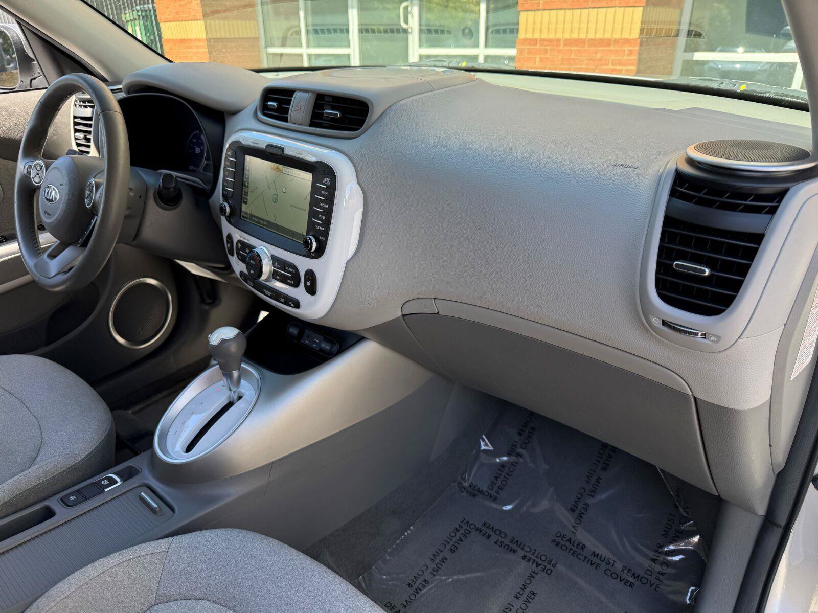 Used 2016 Kia Soul EV FWD image 14