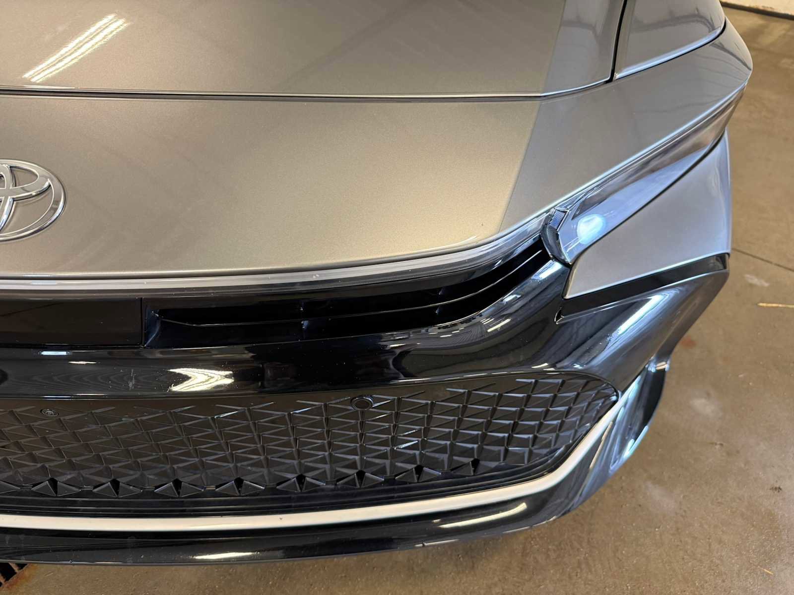 Used 2024 Toyota Crown Limited w/ Advanced Technology Package AWD/4WD image 5