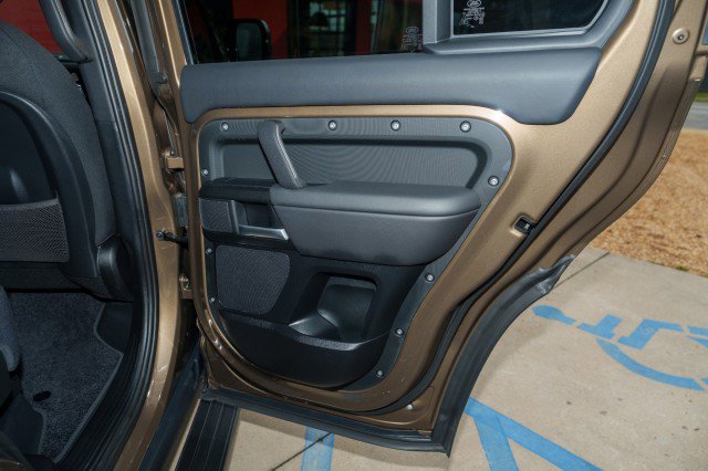 Used 2025 Land Rover Defender 130 X image 23