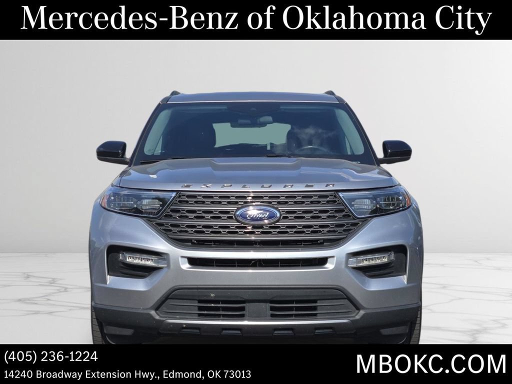 Used 2022 Ford Explorer XLT w/ Equipment Group 202A AWD/4WD image 2