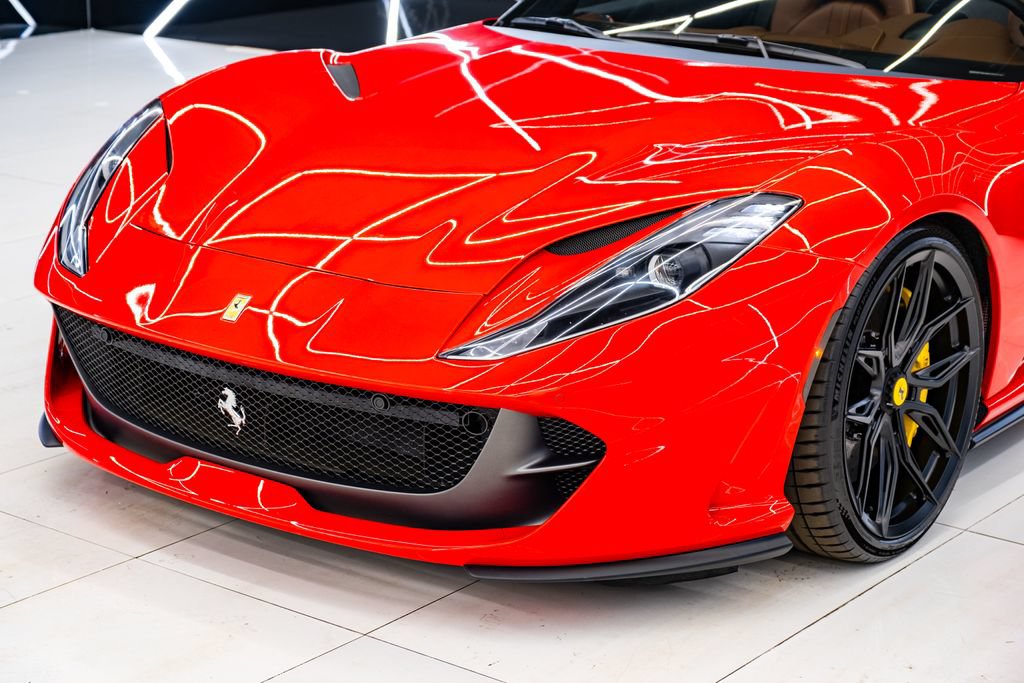 Used 2021 Ferrari 812 GTS RWD image 4
