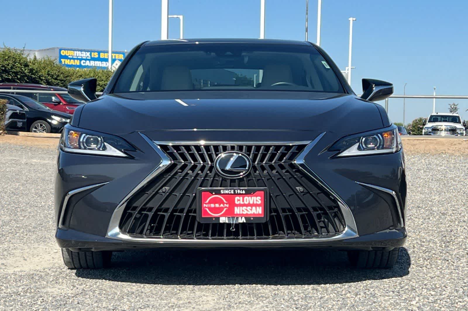 Used 2025 Lexus ES 300h w/ Premium Package FWD image 11