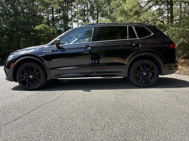 Used 2022 Volkswagen Tiguan SE R-Line image 9