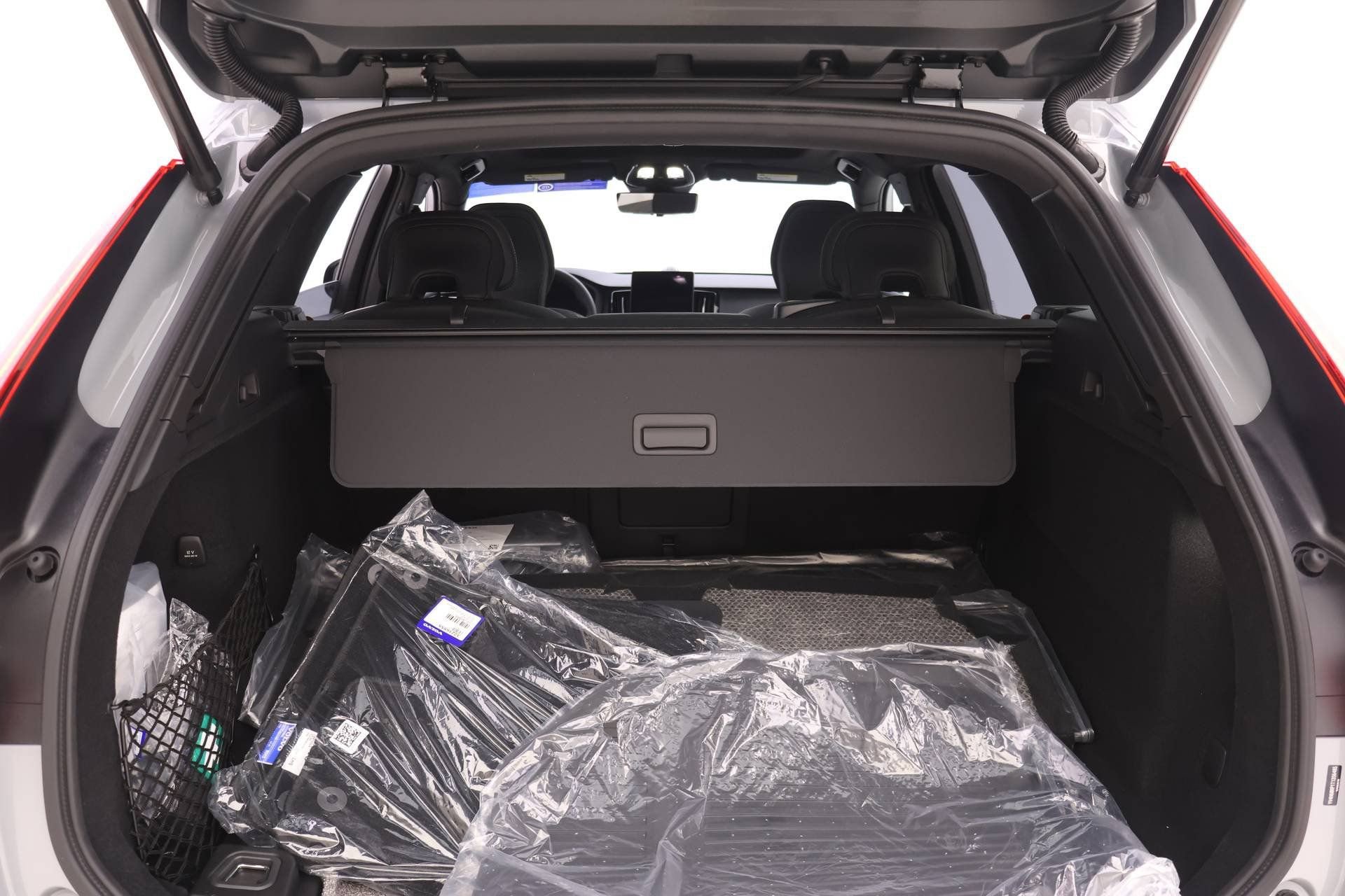 New 2026 Volvo XC60 T8 Polestar w/ Protection Package Premier image 14