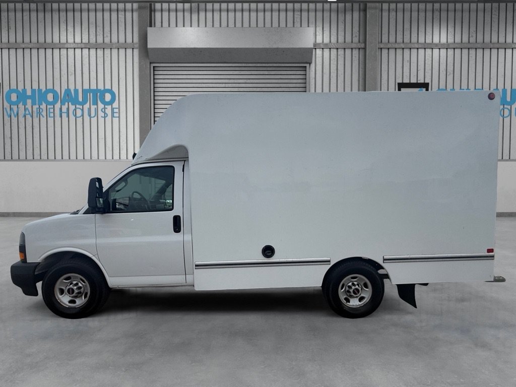 Used 2019 GMC Savana 3500 w/ Driver Convenience Package RWD image 3