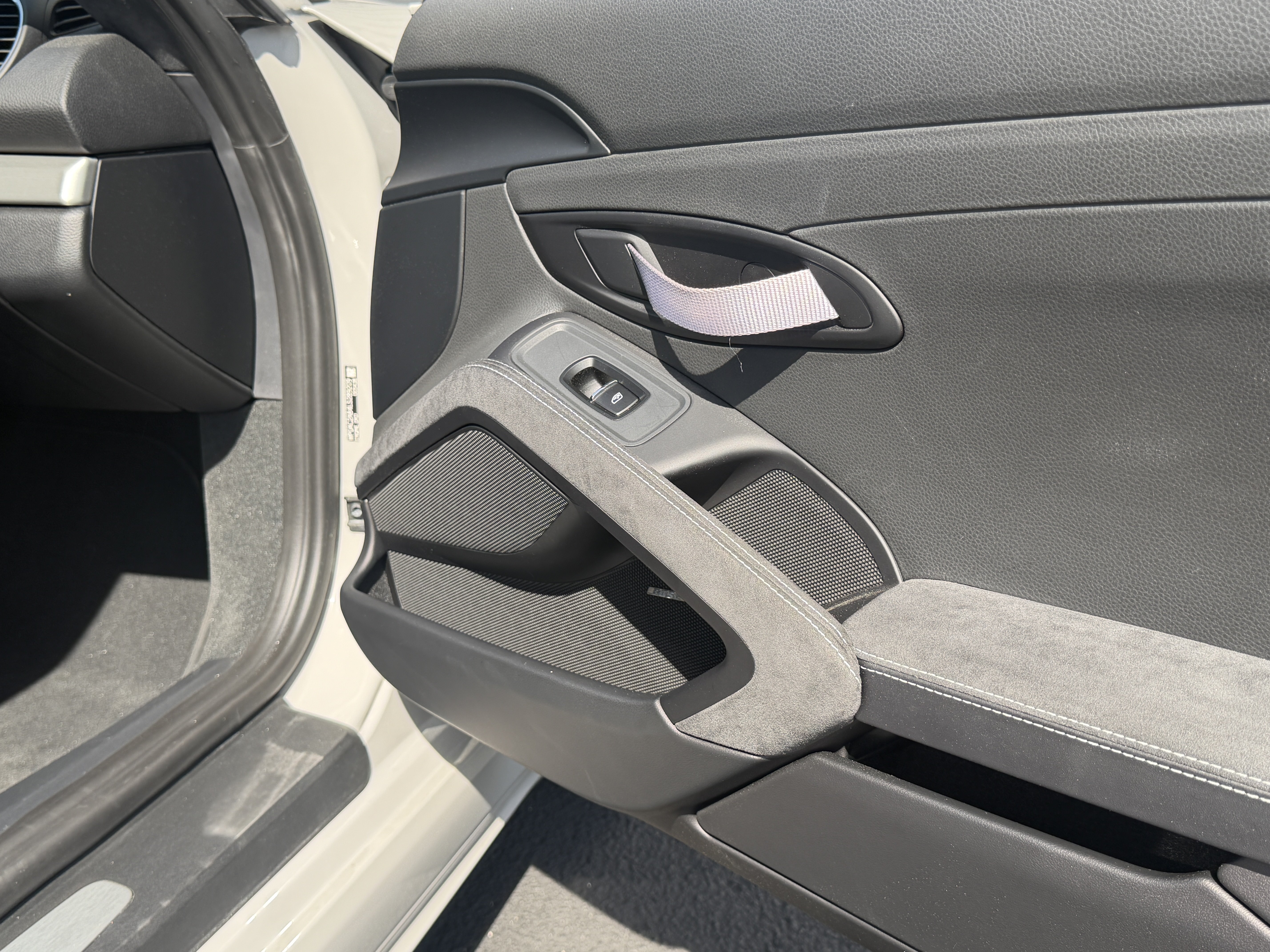 Certified 2020 Porsche 718 Cayman GT4 RWD image 21