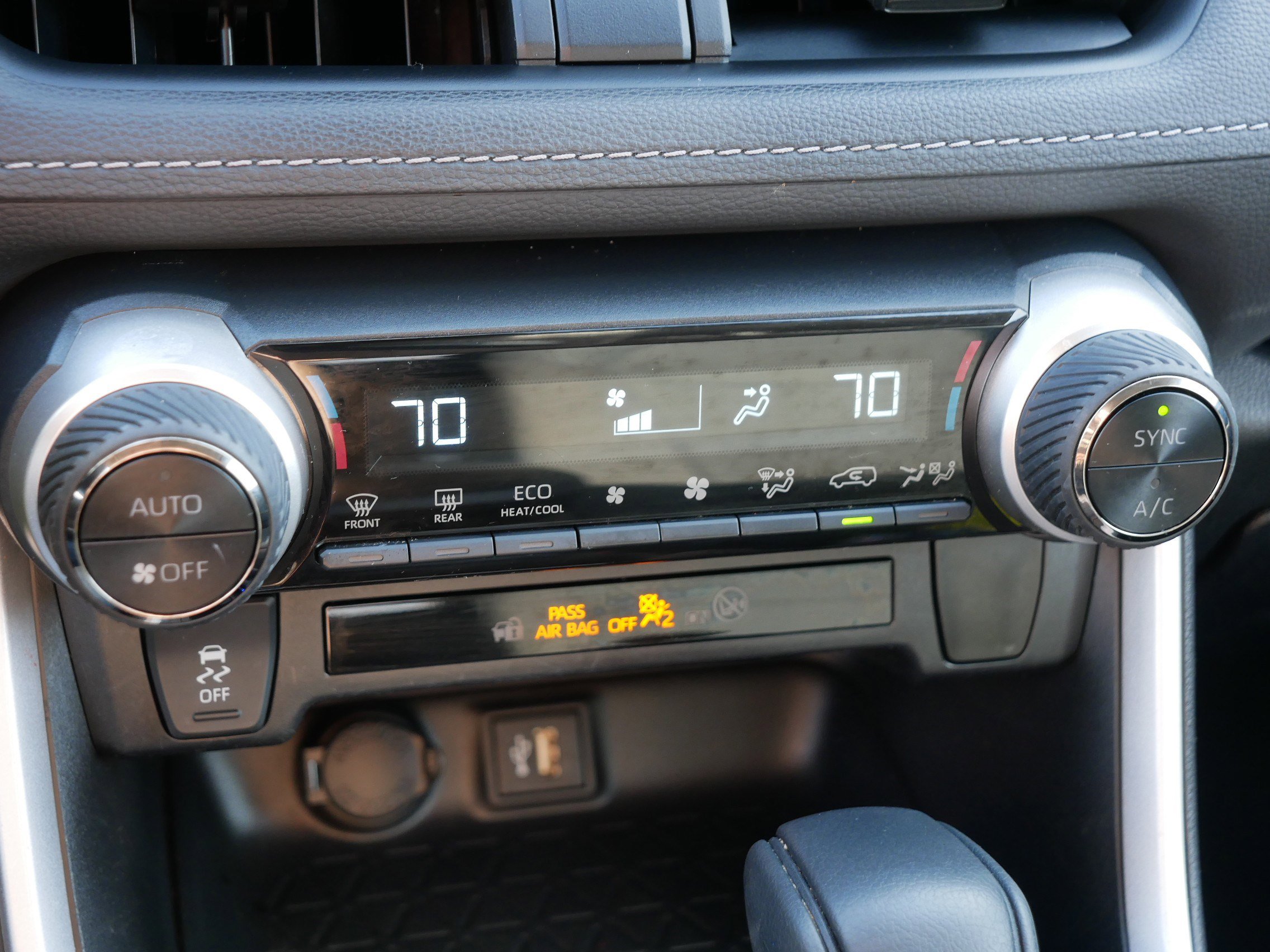 Used 2023 Toyota RAV4 LE AWD/4WD image 23