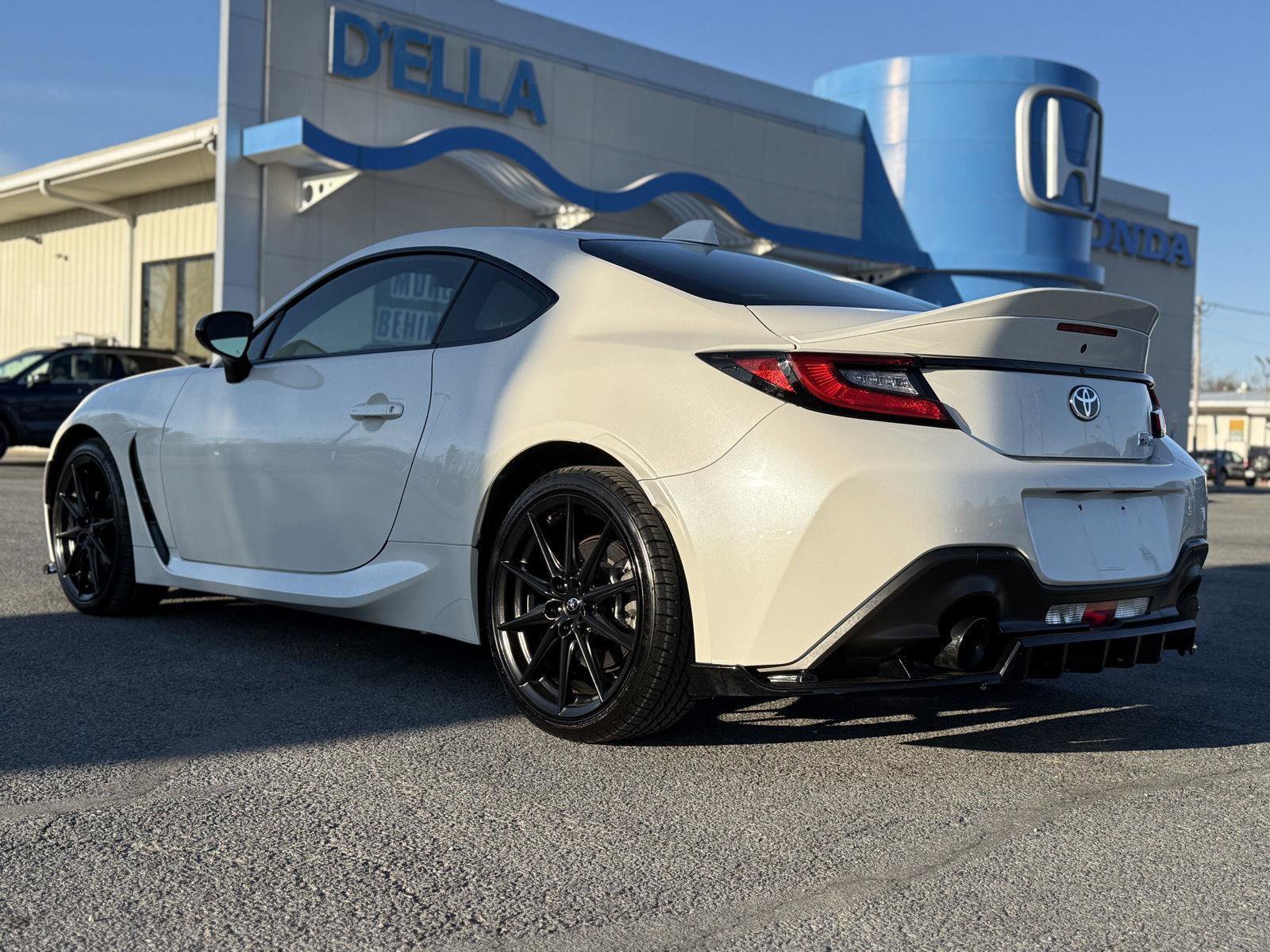 Used 2024 Toyota GR86 Premium image 7