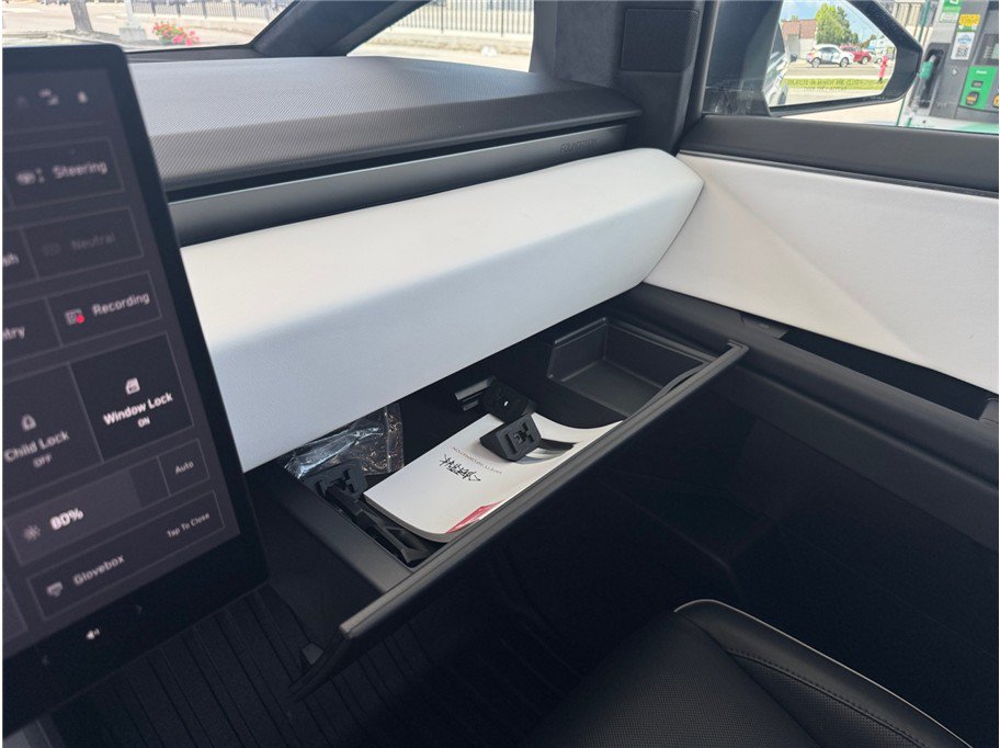 Used 2024 Tesla Cybertruck AWD Crew Cab image 27