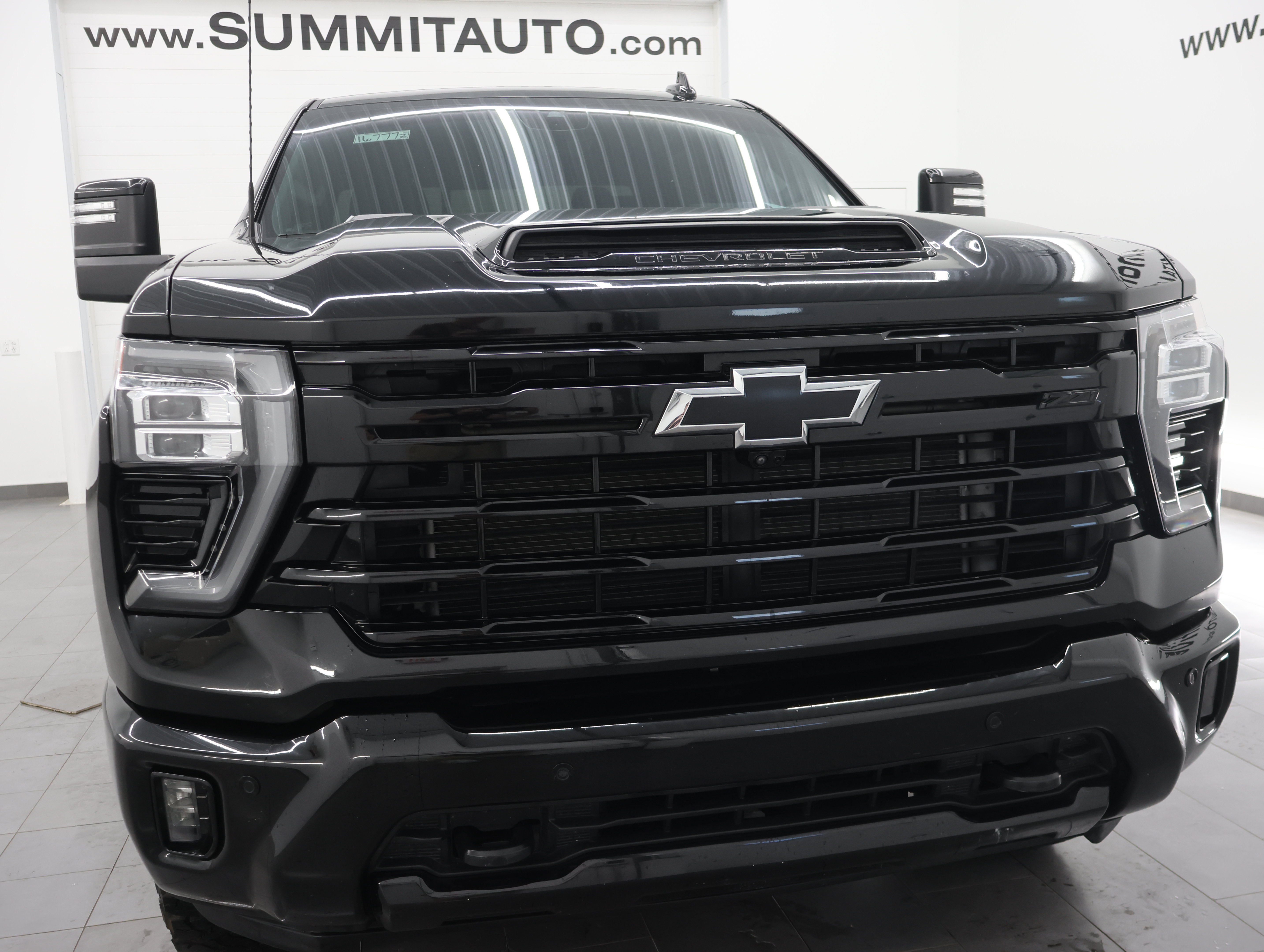 Used 2024 Chevrolet Silverado 2500 LTZ w/ LTZ Plus Package AWD/4WD image 26