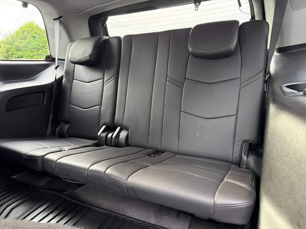 Used 2020 Cadillac Escalade Luxury AWD/4WD image 14