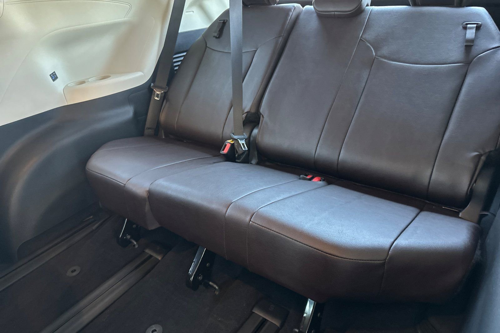 Used 2024 Toyota Sienna Platinum AWD/4WD image 17