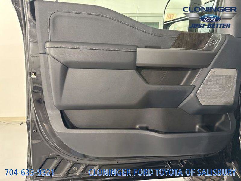 New 2026 Ford F250 Lariat w/ Black Appearance Package image 20