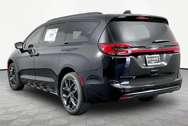 New 2027 Chrysler Pacifica Limited w/ S Appearance Package AWD/4WD image 4