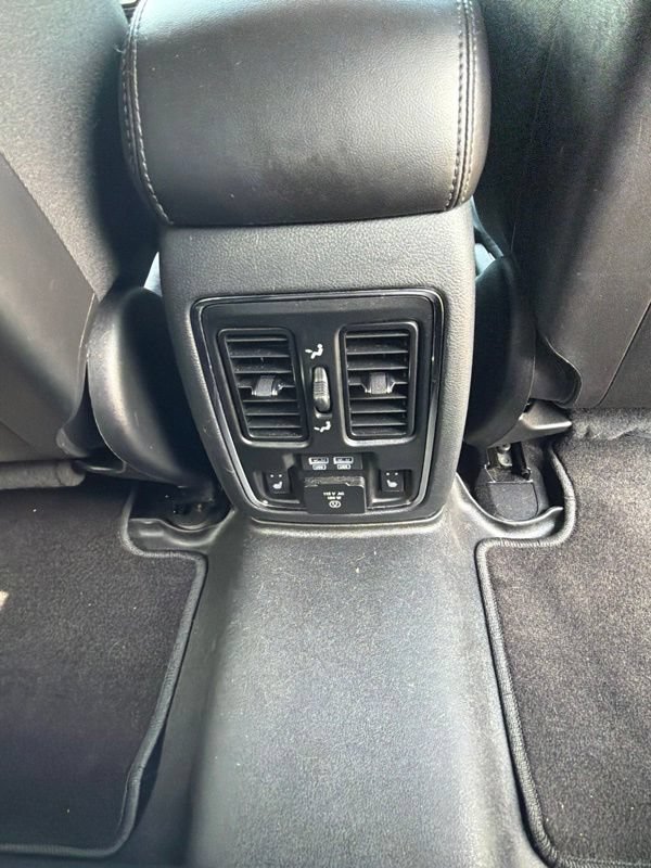 Used 2018 Jeep Grand Cherokee Limited AWD/4WD image 13