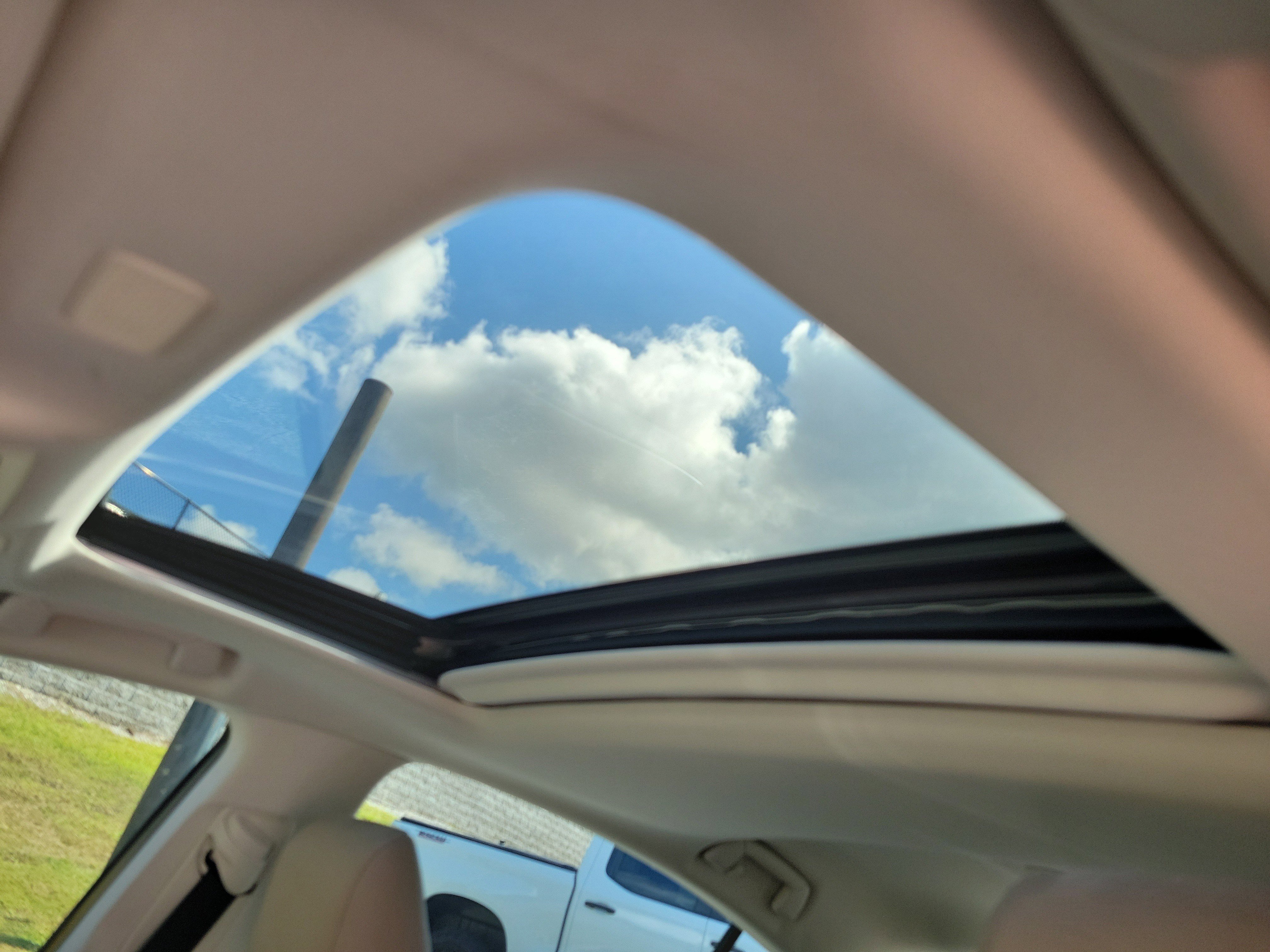 Used 2021 Lexus ES 300h w/ Premium Package image 7