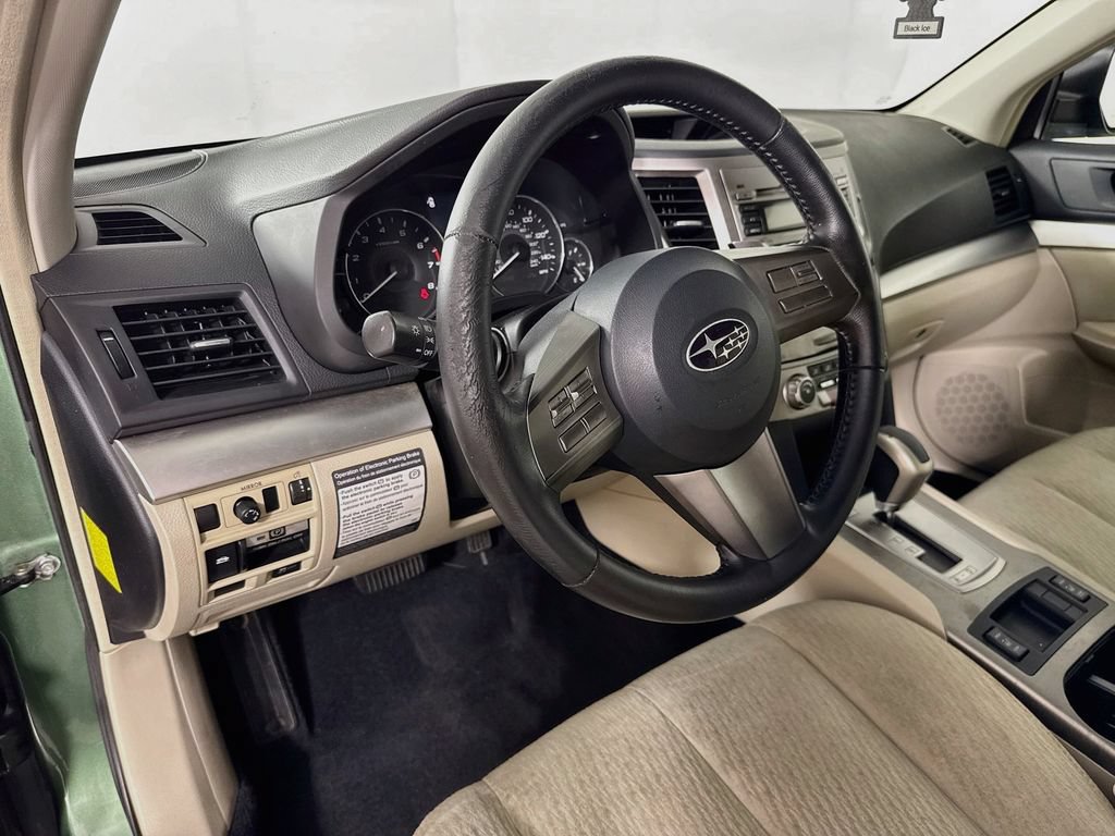 Used 2011 Subaru Outback 2.5i Premium AWD/4WD image 9