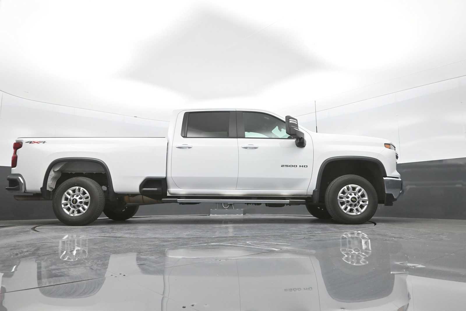 Used 2025 Chevrolet Silverado 2500 LT w/ Convenience Package AWD/4WD image 40