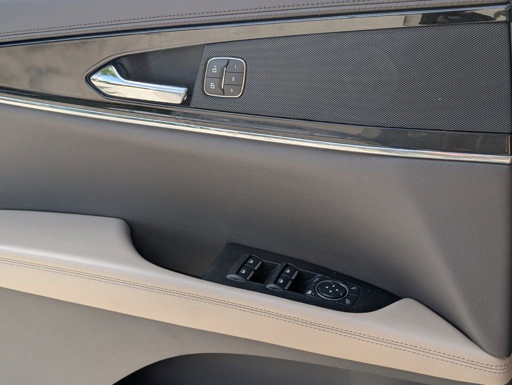 Used 2022 Lincoln Nautilus FWD w/ Premium Package image 26