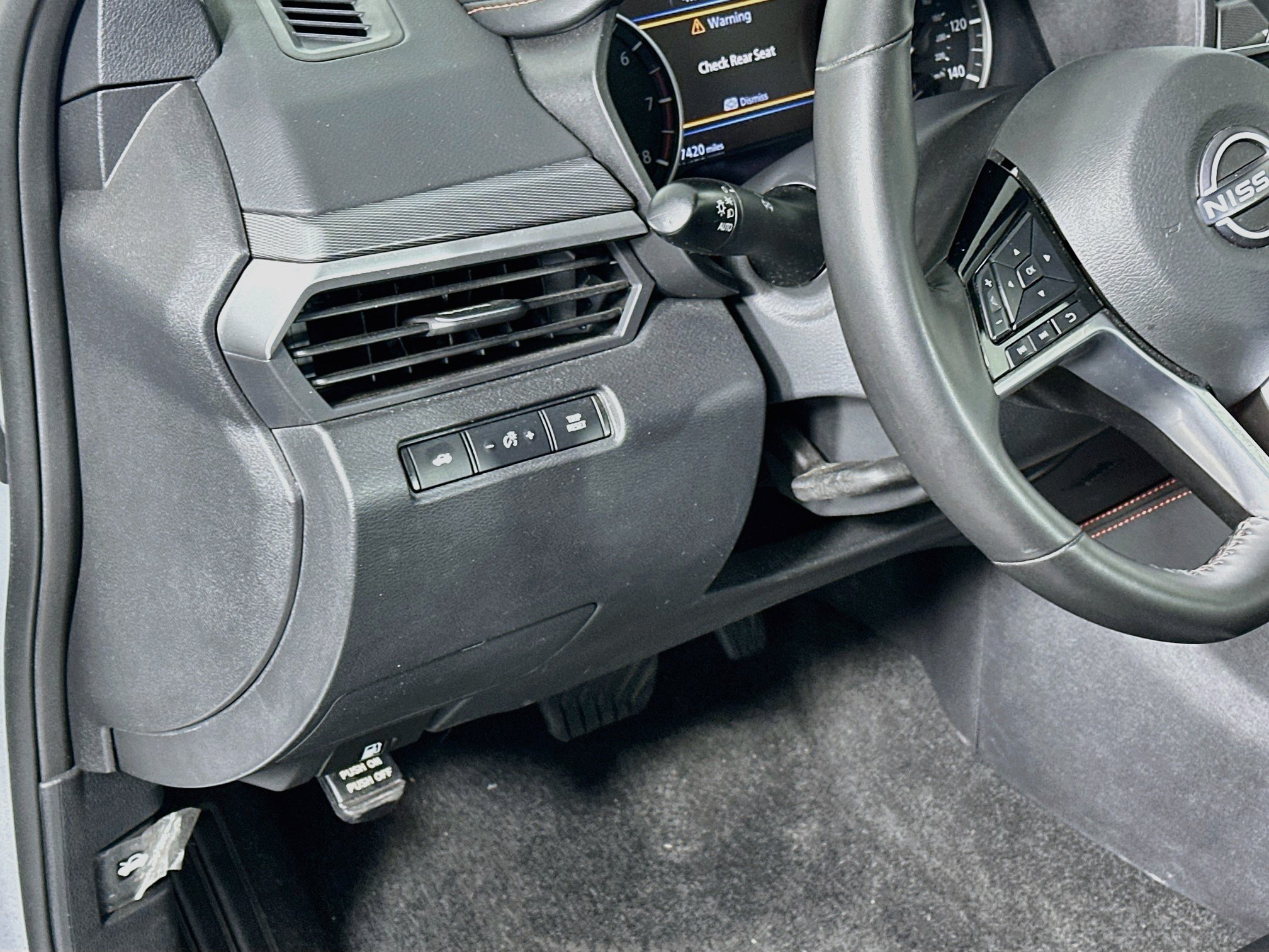 Used 2025 Nissan Altima 2.5 SR FWD image 16