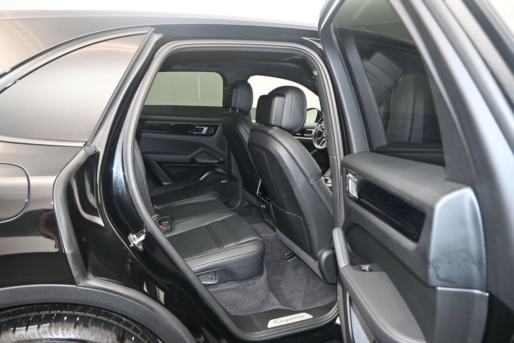 Used 2020 Porsche Cayenne AWD/4WD image 10