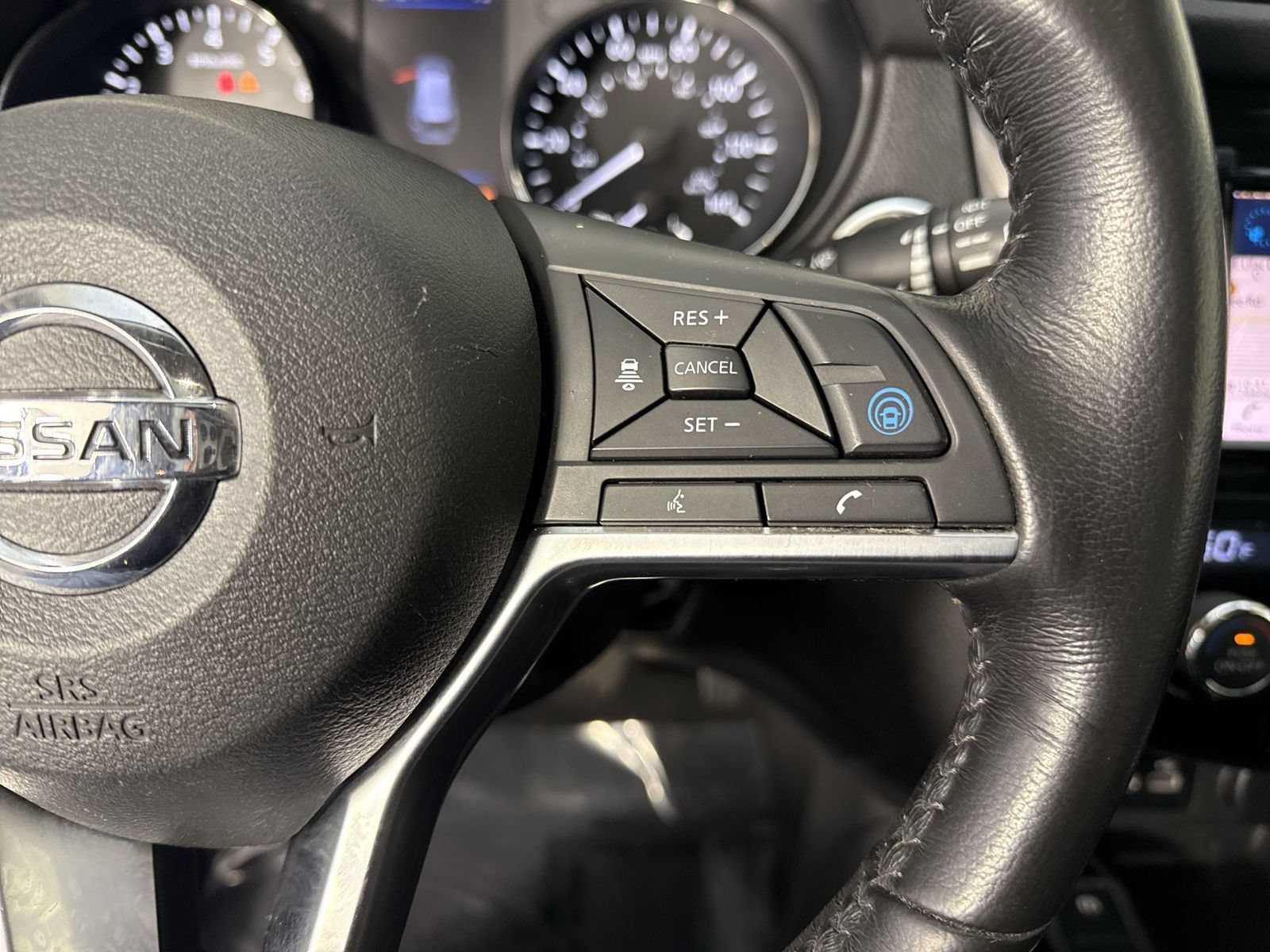 Used 2019 Nissan Rogue SV w/ Sun & Sound Touring Package AWD/4WD image 14