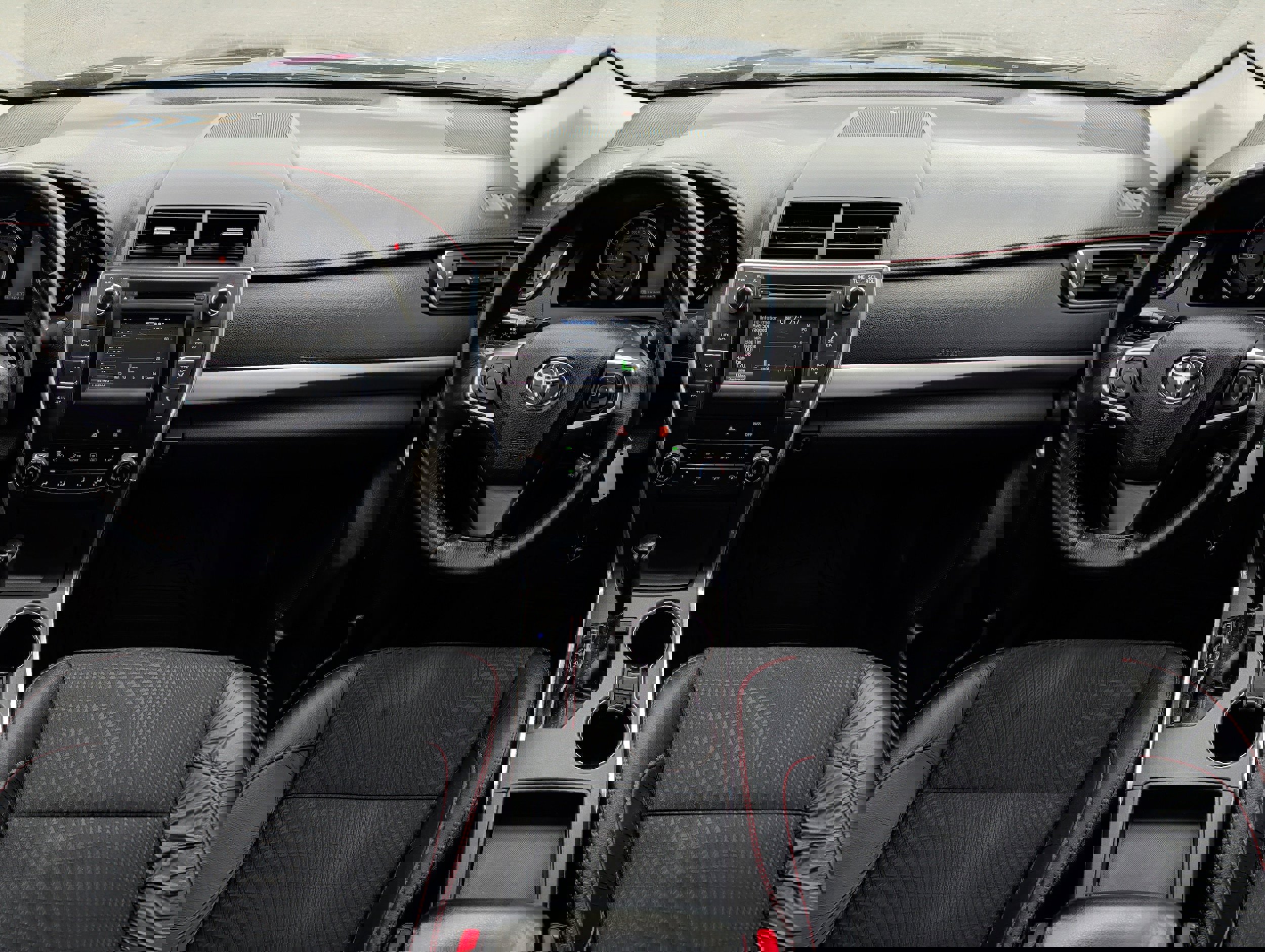 Used 2015 Toyota Camry SE image 8