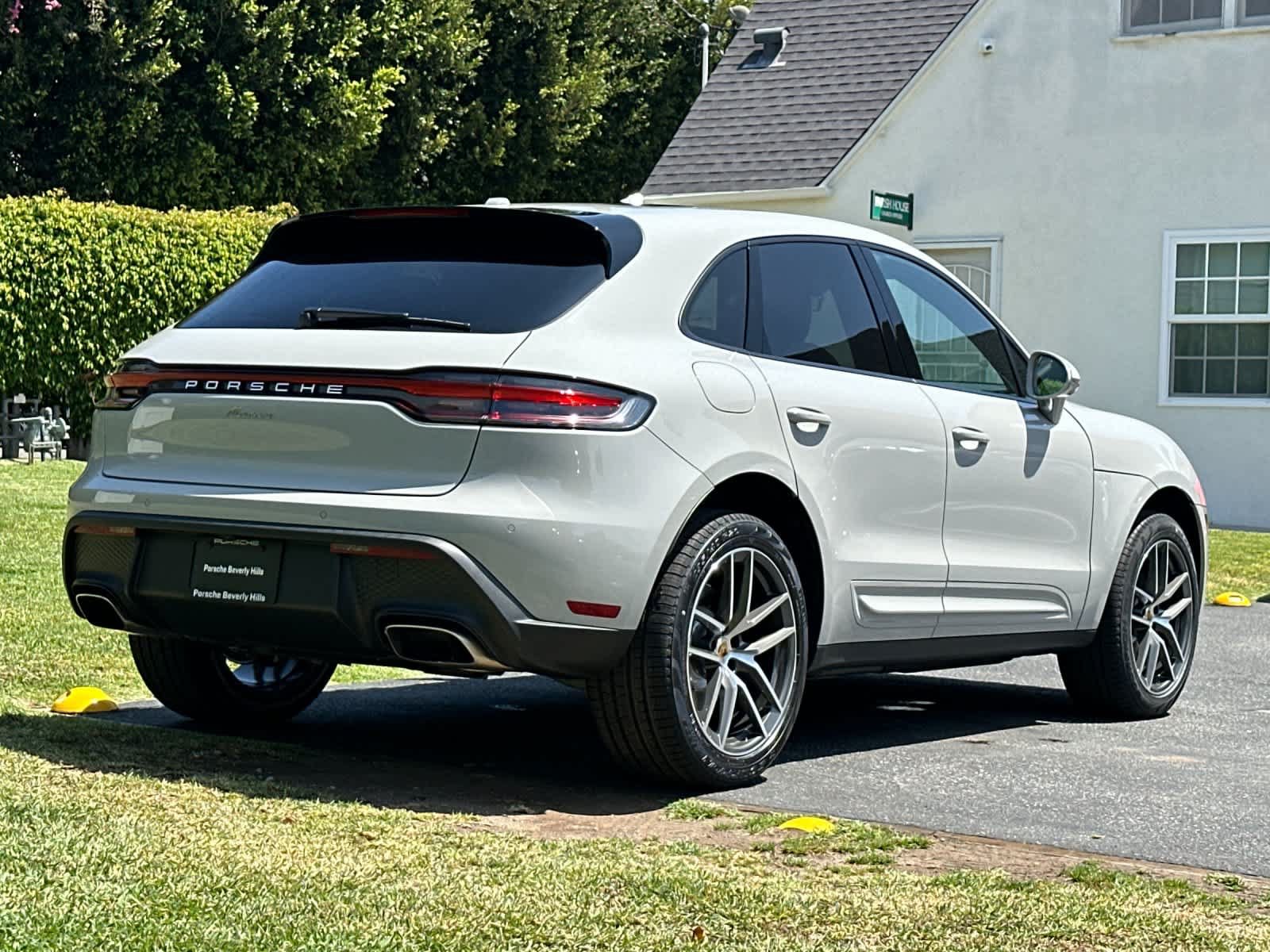 New 2026 Porsche Macan AWD/4WD image 8