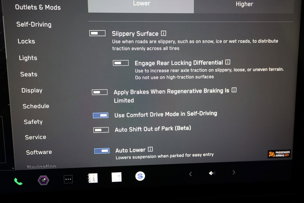 Used 2024 Tesla Cybertruck AWD Crew Cab image 35