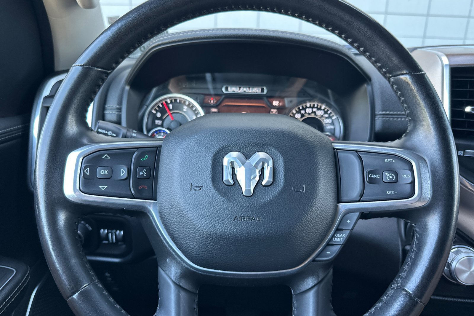 Used 2022 RAM 1500 Laramie AWD/4WD image 22